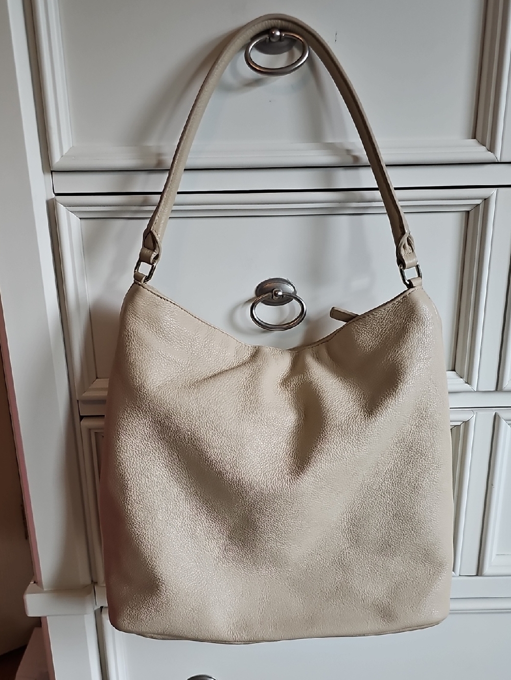 Talbots Classic Women’s Leather Shoulder Bag in Light Beige